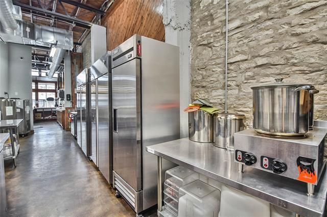 105 W Pearl St, Granbury, TX 76048